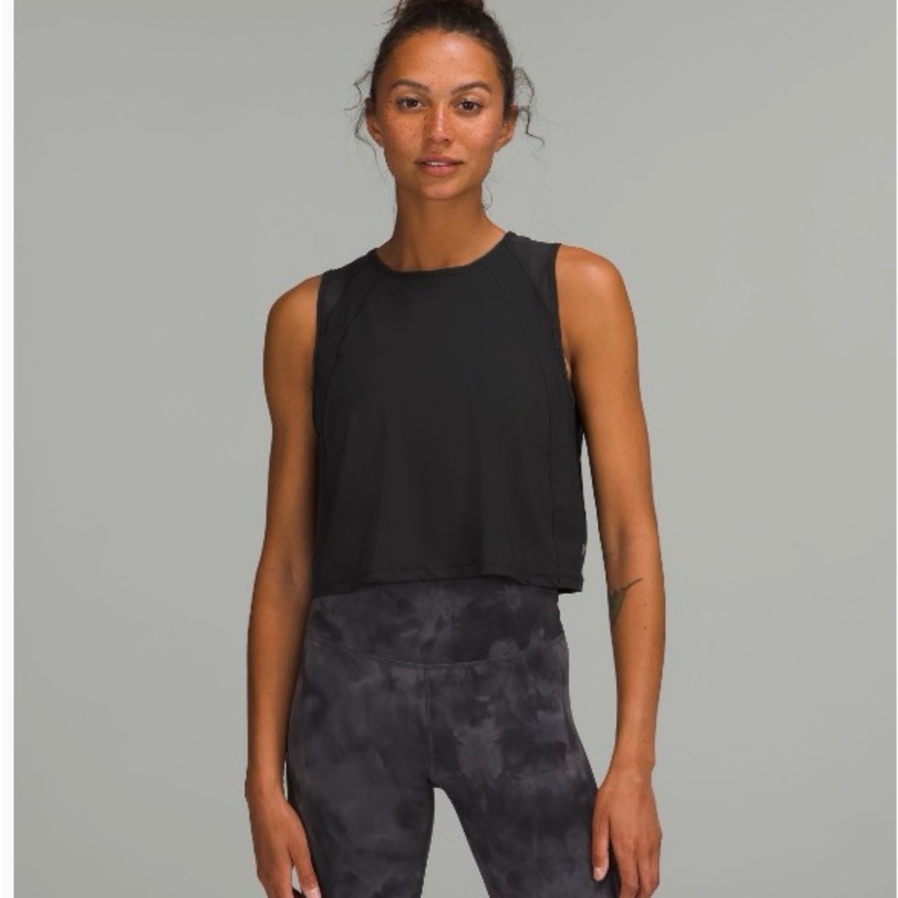 Sculpt Cropped Tank